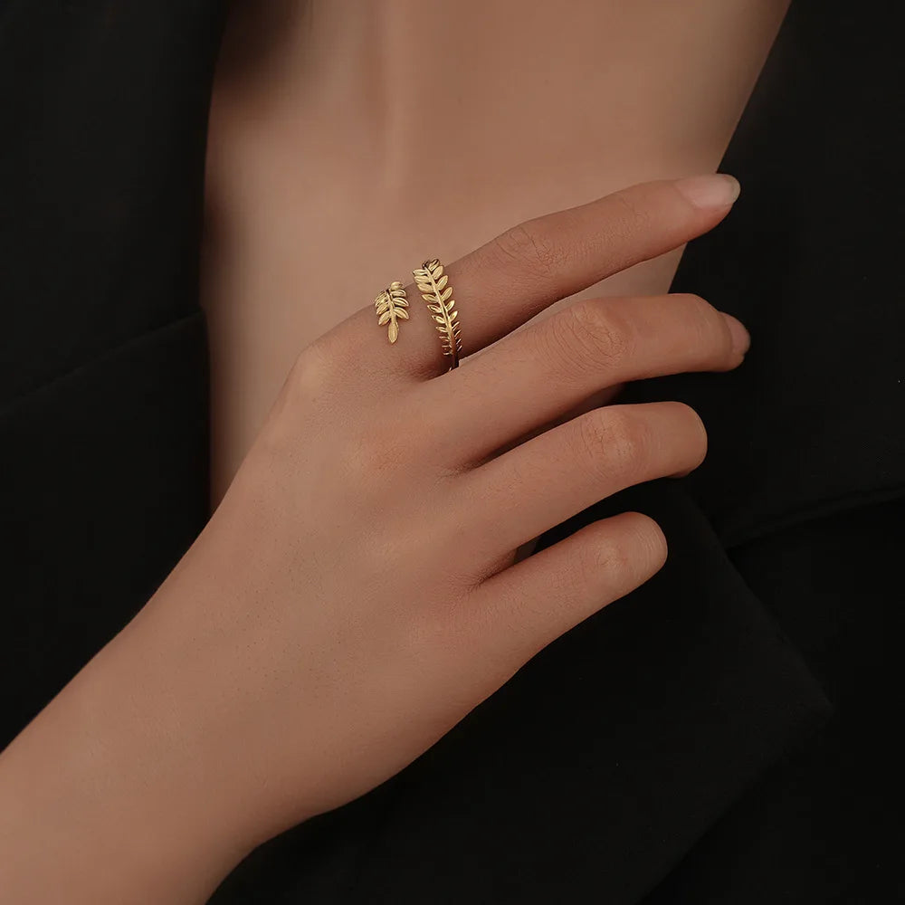 Hersaura-classy-wrap-wedding-ring