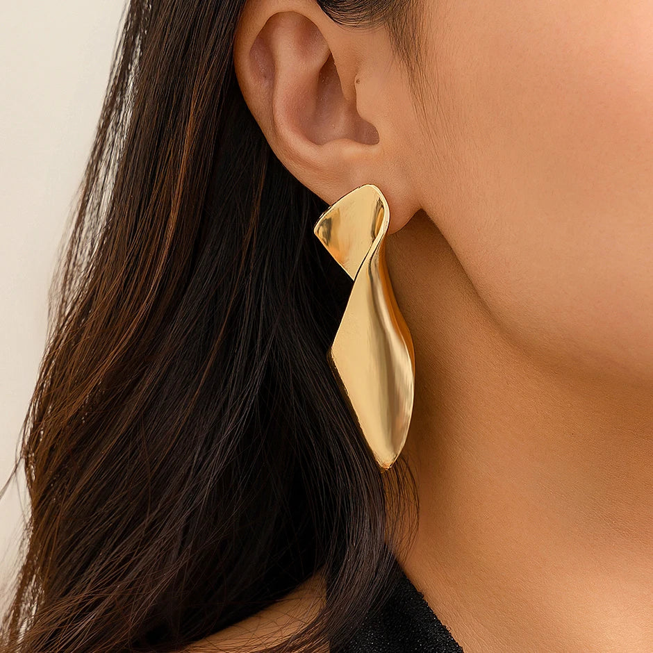 Hersaura-fine-drop-earrings-gold-for-wedding-style