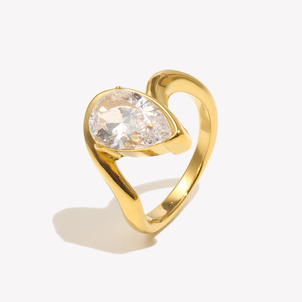 Elegant 18K Gold Water Drop Rhinestone Ring