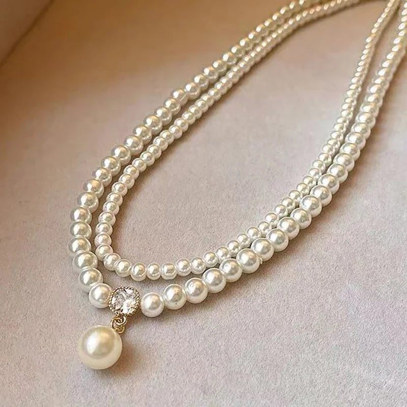 Elegant Faux Pearl Necklace