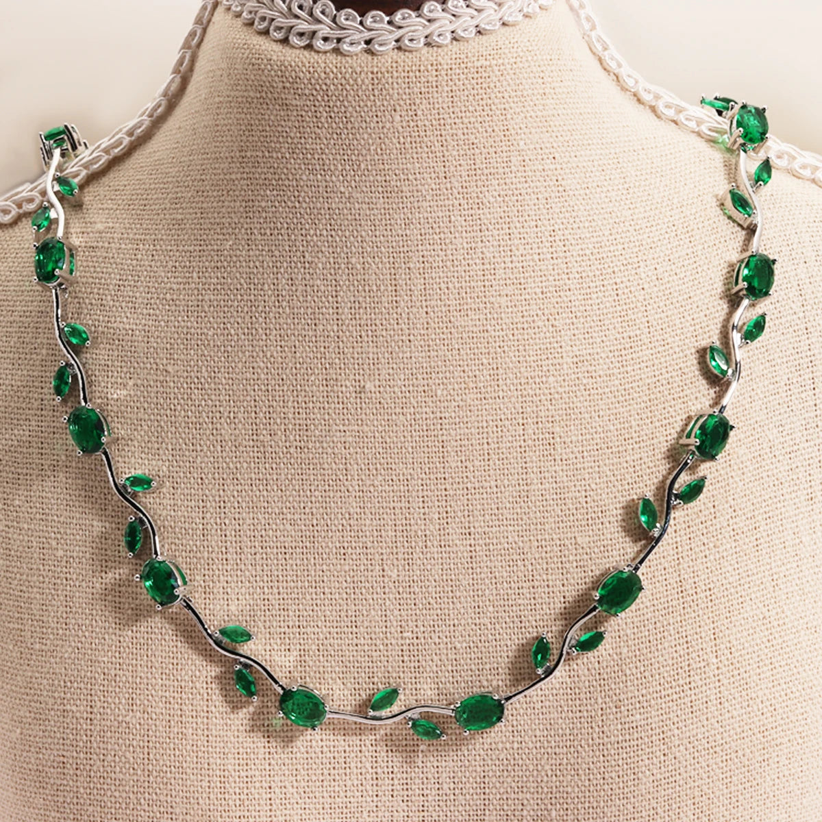 Elegant Leaf Choker Necklaces / Bracelets